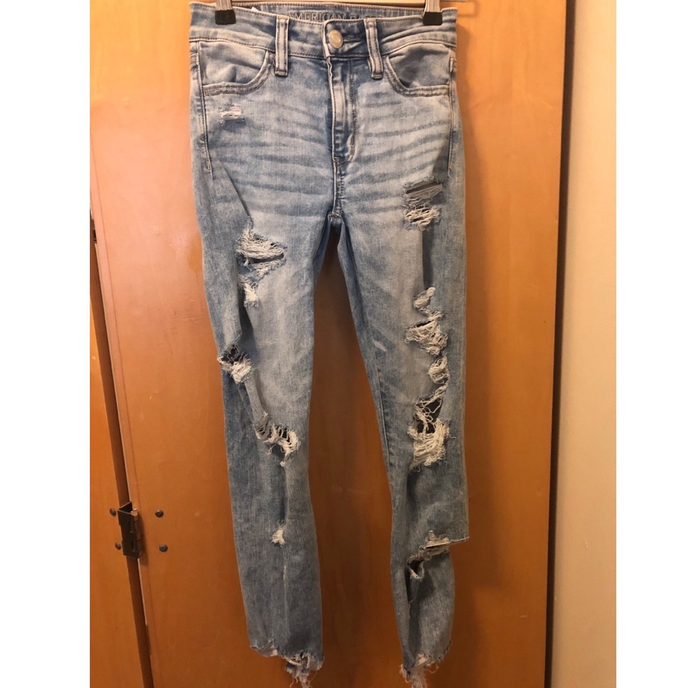 American Eagle ripped jeans size 0